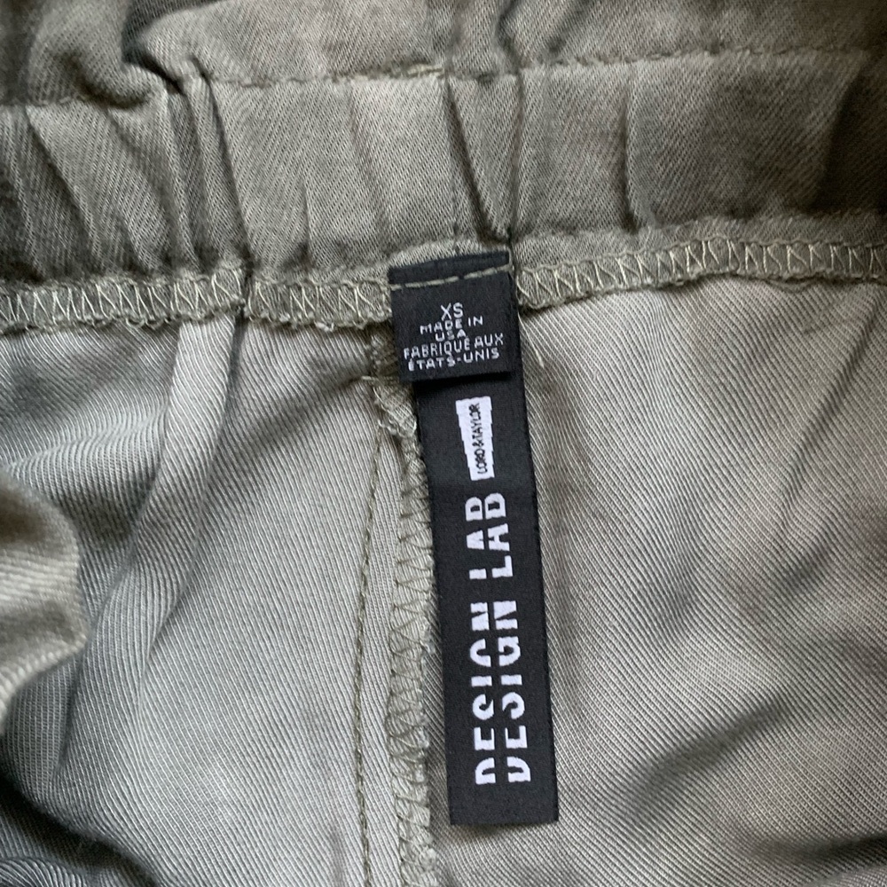 Design Lab Shorts - Picture 2 of 3